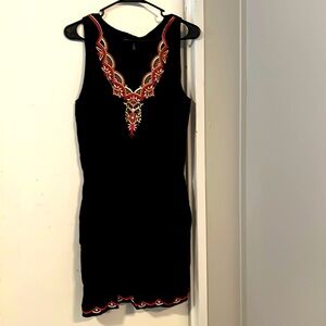 White Houseuse Black Market sleeveless dresss for women with lining. Size M